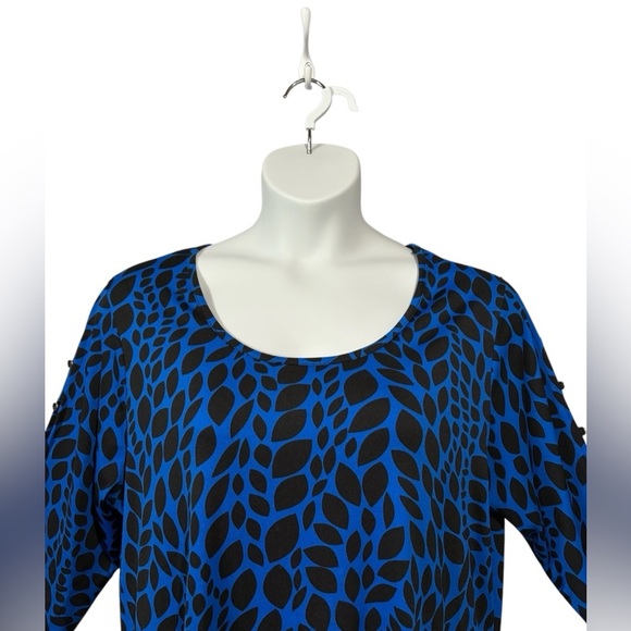 New Woman Design, Plus Size 1X Blue & Black Leaf Pattern Tunic - Picture 4 of 10